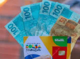 Bloqueios e inclusões: movimentações no Bolsa Família impactam milhões de beneficiários Bloqueios e inclusões: movimentações no Bolsa Família impactam milhões de beneficiários