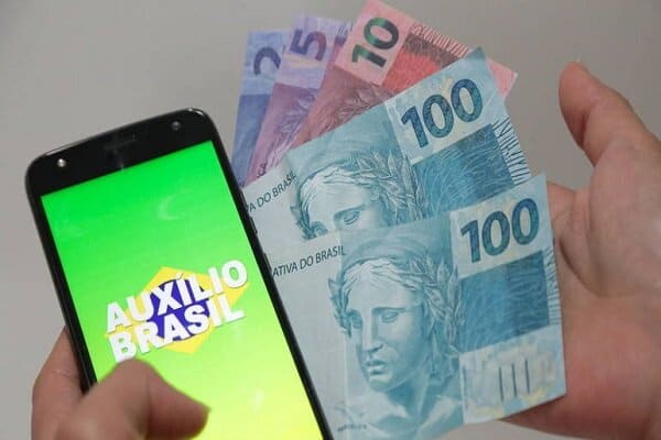 auxilio brasil de 400 Auxílio Brasil: CAIXA paga novo lote de R$400 hoje. Veja como receber