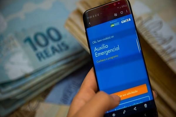 AUXÍLIO EMERGENCIAL DE R$ 800 é confirmado e pega vários de surpresa AUXÍLIO EMERGENCIAL DE R$ 800 é confirmado e pega vários de surpresa