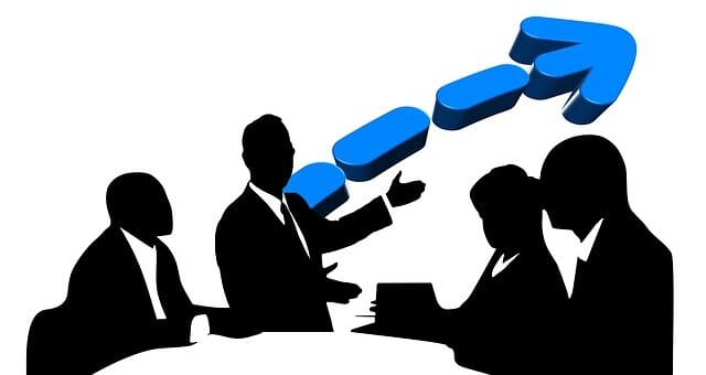 Gestão do Diferencial Competitivo businessmen-2215421-640
