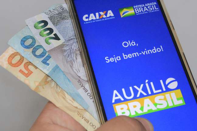 Auxílio Brasil Auxílio Brasil