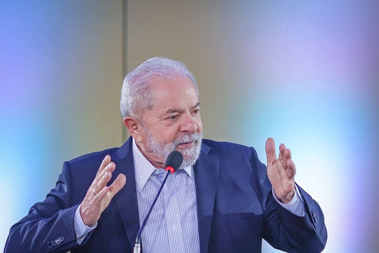 Concursos públicos: Lula assina reajuste salarial dos servidores federais Concursos públicos: Lula assina reajuste salarial dos servidores federais