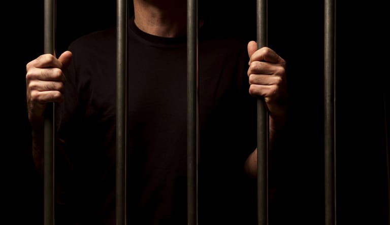 Tribunal do Júri condena réu a 29 anos de prisão pelo crime de feminicídio