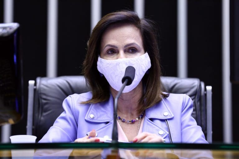 Proposta prevê repasse de R$ 2 bi para retorno às aulas durante pandemia