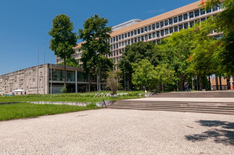 UFRJ adia início de aulas remotas para 24 de agosto