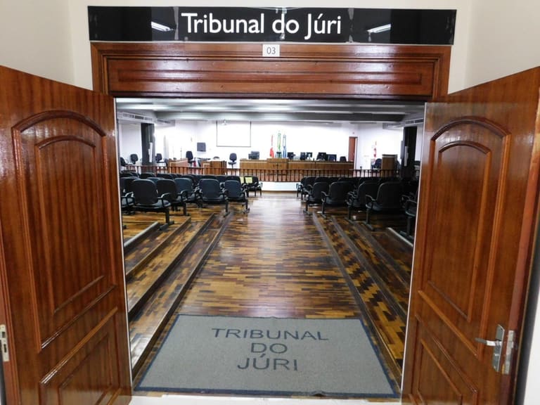 júri