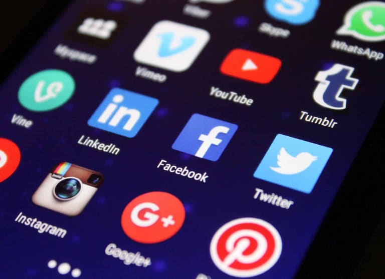 Comportamento Indevido nas Redes Sociais Pode Causar Demissão