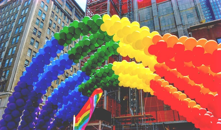 Apple, Google e Facebook se posicionam no Mês do Orgulho LGBTQIA+