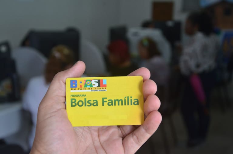 Auxílio emergencial: veja quem recebe 4ª parcela via Bolsa Família hoje, 20