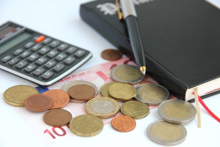 Como proteger o orçamento dos juros e inflação: conheça 5 dicas que podem ajudar