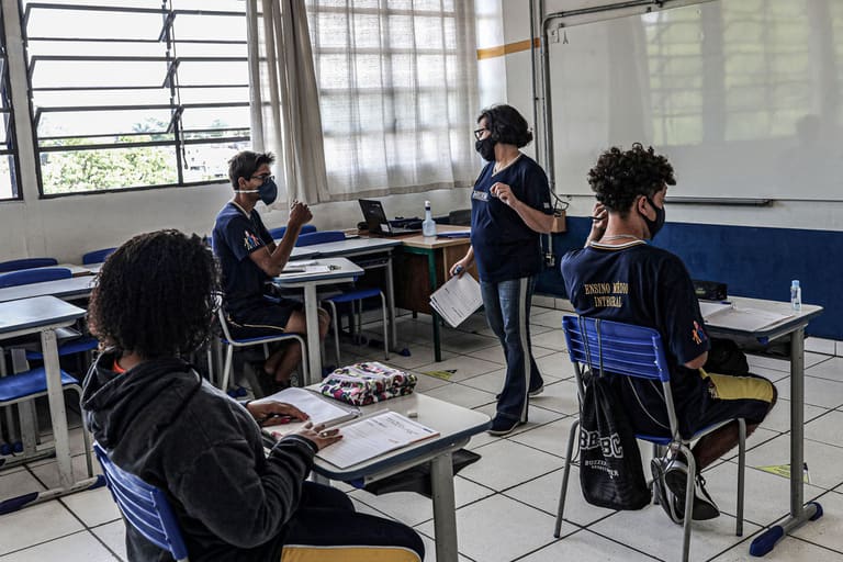 Outbreak of the coronavirus disease (COVID-19), in Sao Paulo escola da rede estadual de SP