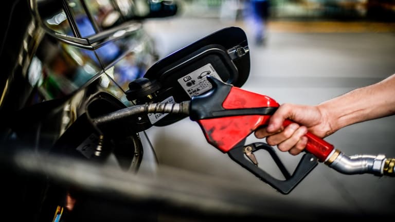 Auxílio Gasolina pode ser liberado em todo o país; veja como funciona