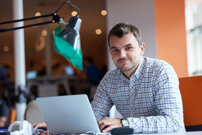 Como empreender com franquias – Reprodução Canva Como empreender com franquias - Reprodução Canva