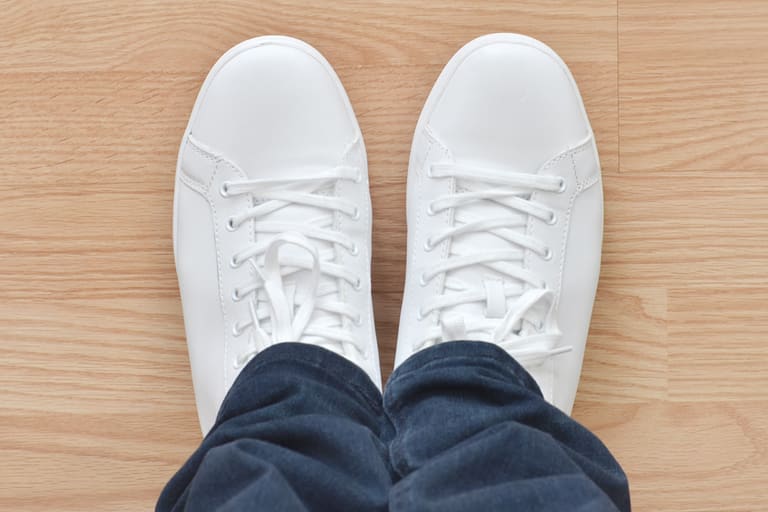 Dicas para conservar sapatos brancos – Reprodução Canva Dicas para conservar sapatos brancos - Reprodução Canva