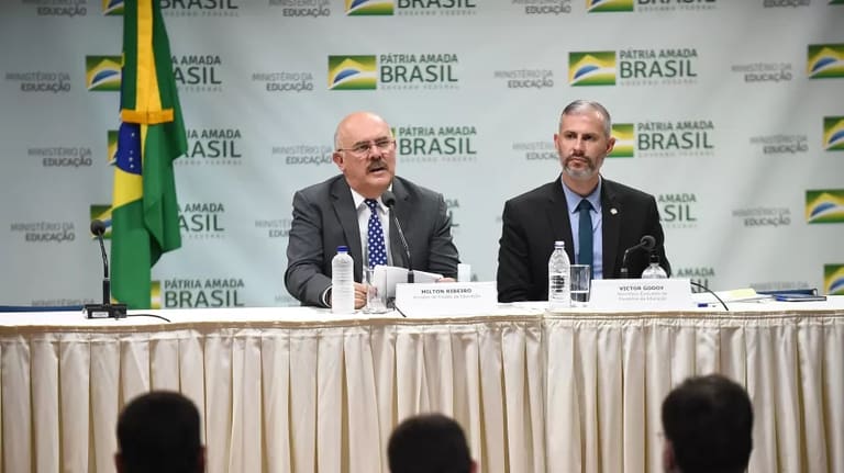 Coletiva do MEC