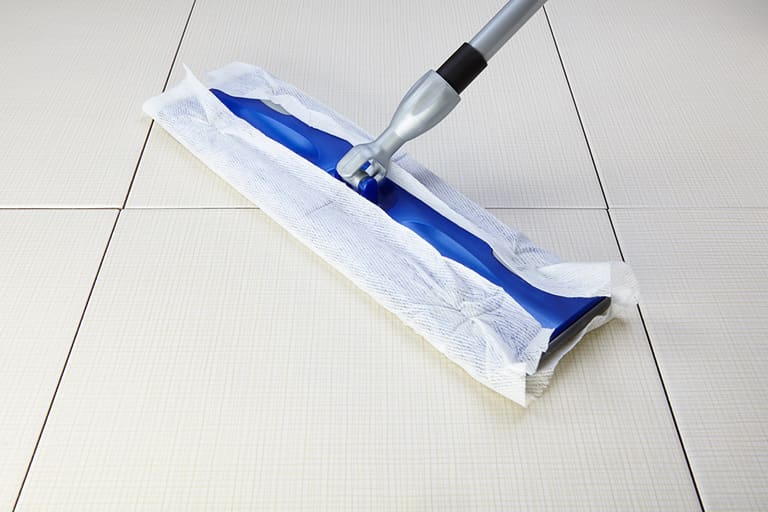 Como limpar piso frio – Reprodução Canva Como limpar piso frio - Reprodução Canva