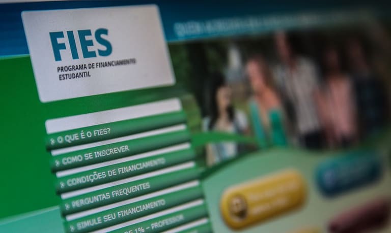 MP que permite renegociação de dívidas do Fies chega ao Senado
