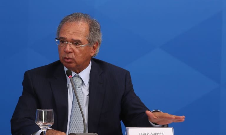 Guedes elogia texto que aumenta AUXÍLIO PARA R$600 e VALE-GÁS para R$120: “PEC das bondades”