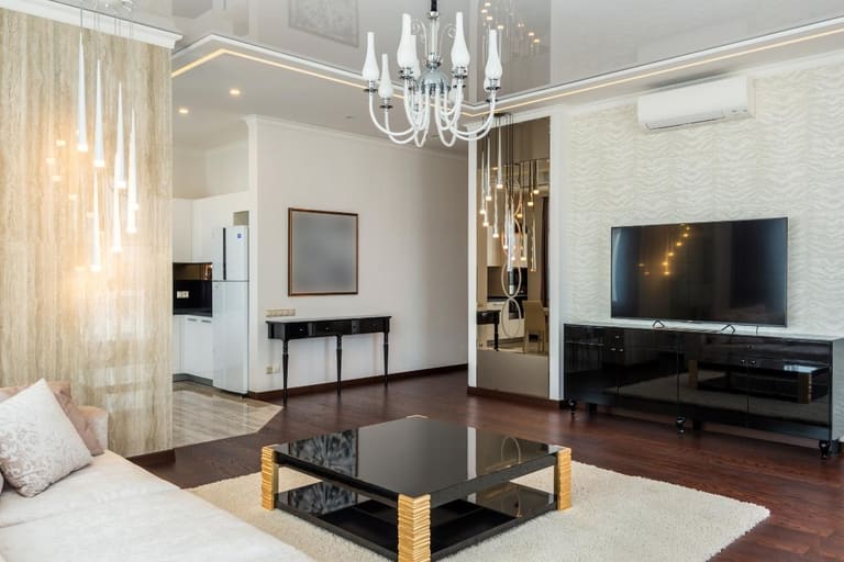Como usar a mesa de centro corretamente na decoração