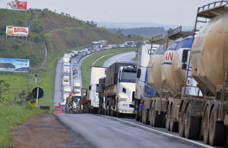 Pix Caminhoneiro: apenas 1% recebe ou mora com alguém que recebe benefício