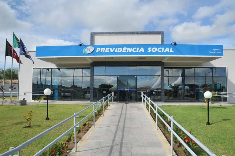 INSS: SUSPENSÃO do 13º salário para ESTES grupos de beneficiários
