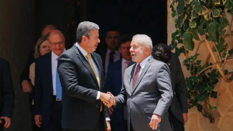 lula e lira GRANDE VITÓRIA para quem tem carteira assinada e recebe o Salário Mínimo