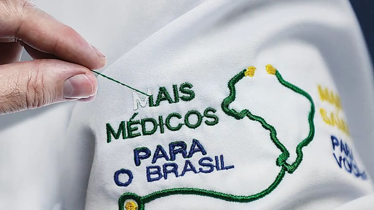 Programa Mais Médicos podem voltar no governo LULA.