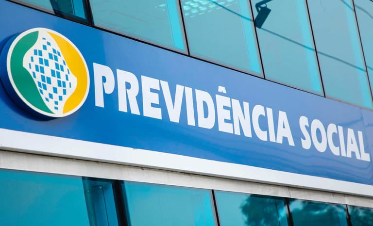 INSS surpreende contribuintes com nova idade para se aposentar em 2023