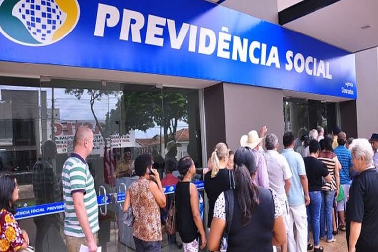 NOVO benefício para aposentados do INSS choca brasileiros NOVO benefício para aposentados do INSS choca brasileiros