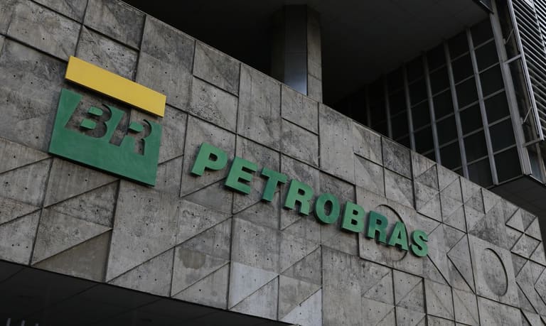 Petrobras deve apresentar plano para conter aumento do combustível