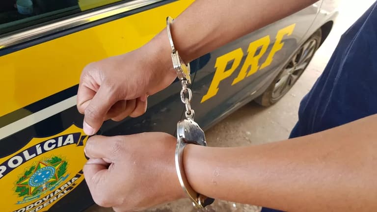 lei de placas prisão