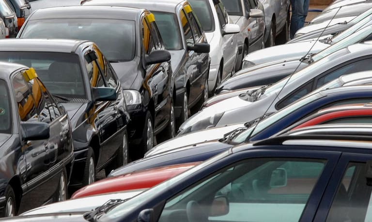 Barateamento do carro popular: 76% são a favor da medida do Governo