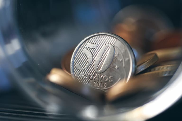 Moeda de 50 CENTAVOS que pode render quase 2 MIL REAIS? Entenda! Moeda de 50 CENTAVOS que pode render quase 2 MIL REAIS? Entenda!