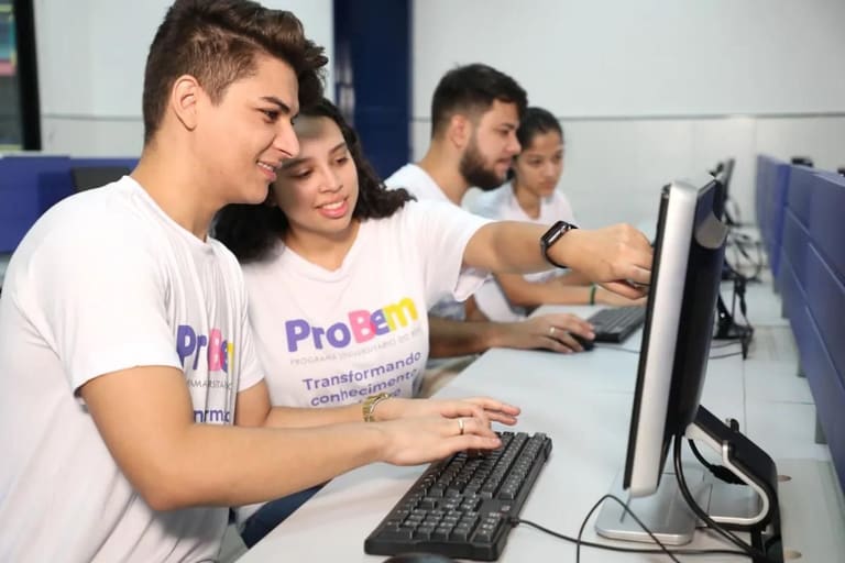 Auxílio de quase R$6 MIL para estudantes: veja HOJE os requisitos para participar do programa Auxílio de quase R$6 MIL para estudantes: veja HOJE os requisitos para participar do programa