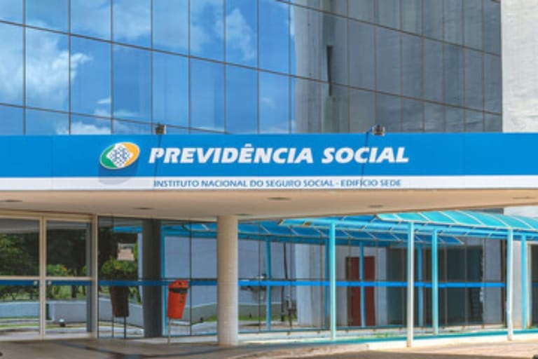 SAIU O PRESENTE! INSS realiza pagamento da 2ª parcela do 13º salário e alegra brasileiros SAIU O PRESENTE! INSS realiza pagamento da 2ª parcela do 13º salário e alegra brasileiros