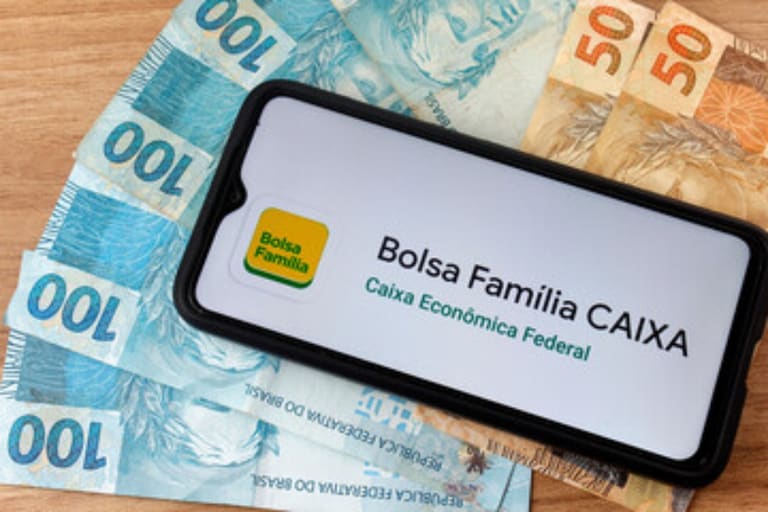Lula NÃO abre mão de ACRÉSCIMO no Bolsa Família em agosto Lula NÃO abre mão de ACRÉSCIMO no Bolsa Família em agosto