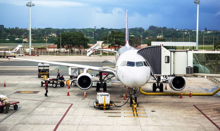 Voa, Brasil: Ministro confirma 1,5 milhão de passagens a R$ 200 por mês