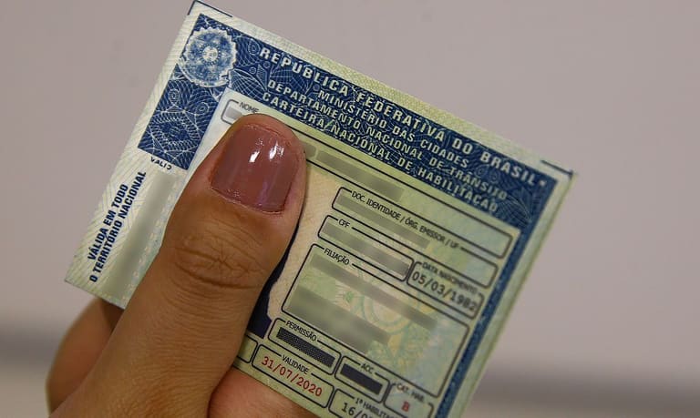ALERTA! Senado aprova avaliação psicológica obrigatória para renovar CNH