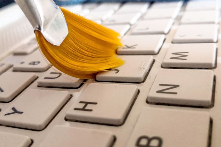 Como limpar o seu computador e teclado sem danificá-los