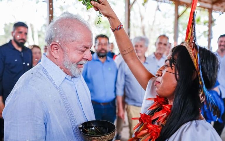 Lula critica neocolonialismo verde na Cúpula da Amazônia e que é urgente a cooperação na região Lula critica neocolonialismo verde na Cúpula da Amazônia e que é urgente a cooperação na região
