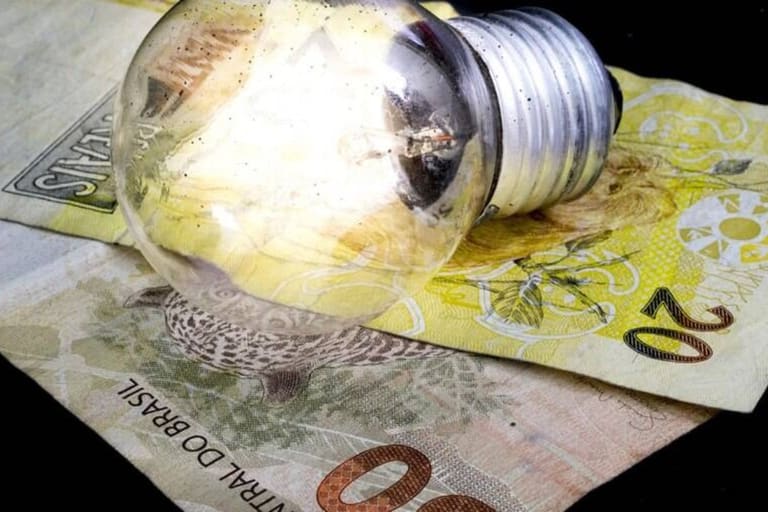 Desenrola Brasil: descontos de até 83% em dívidas de água e luz para cidadãos endividados Desenrola Brasil: descontos de até 83% em dívidas de água e luz para cidadãos endividados