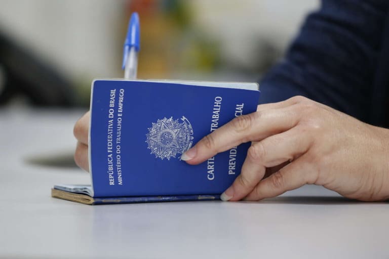 VAGAS DE EMPREGO: Eletrobras anuncia edital com mais de 200 vagas em TODO O BRASIL VAGAS DE EMPREGO: Eletrobras anuncia edital com mais de 200 vagas em TODO O BRASIL