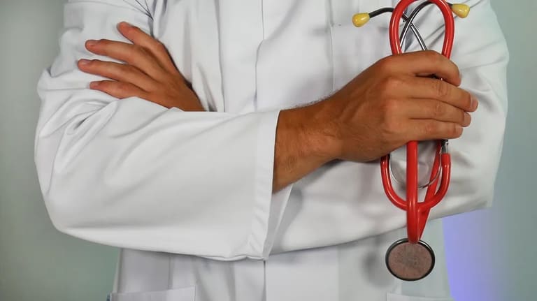 Médicos nas Redes Sociais: Conselho Federal anunciou o que é permitido e proibido; confira Médicos nas Redes Sociais: Conselho Federal anunciou o que é permitido e proibido; confira