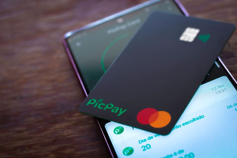 PicPay oferece iPhones com até 60% de desconto; Veja como participar