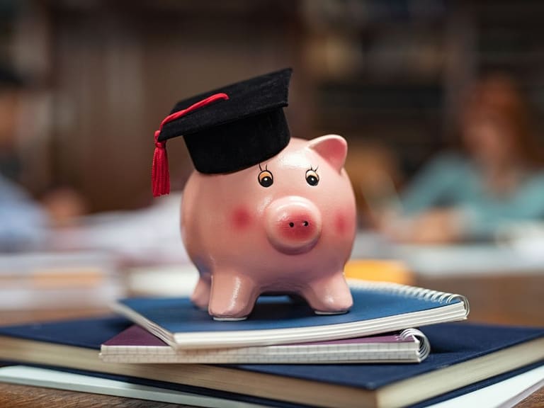 Como economizar dinheiro sendo estudante?