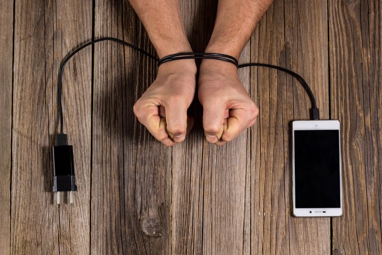 ISTO é o que os técnicos de celular NÃO querem que VOCÊ SAIBA ISTO é o que os técnicos de celular NÃO querem que VOCÊ SAIBA