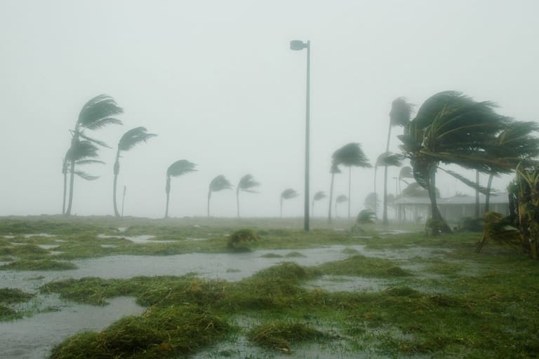 Outubro COMEÇA prometendo CHUVAS FORTES e RISCO de MORTE NESTAS REGIÕES Outubro COMEÇA prometendo CHUVAS FORTES e RISCO de MORTE NESTAS REGIÕES