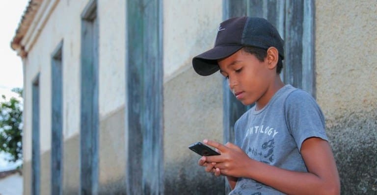 Escolas públicas na Amazônia vão ser conectadas à Internet