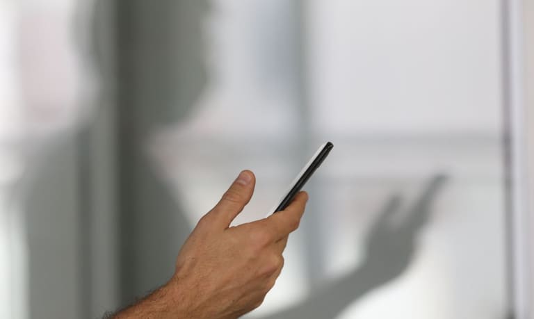 Veja 6 dicas simples para deixar seu celular 10 VEZES MAIS RÁPIDO Veja 6 dicas simples para deixar seu celular 10 VEZES MAIS RÁPIDO