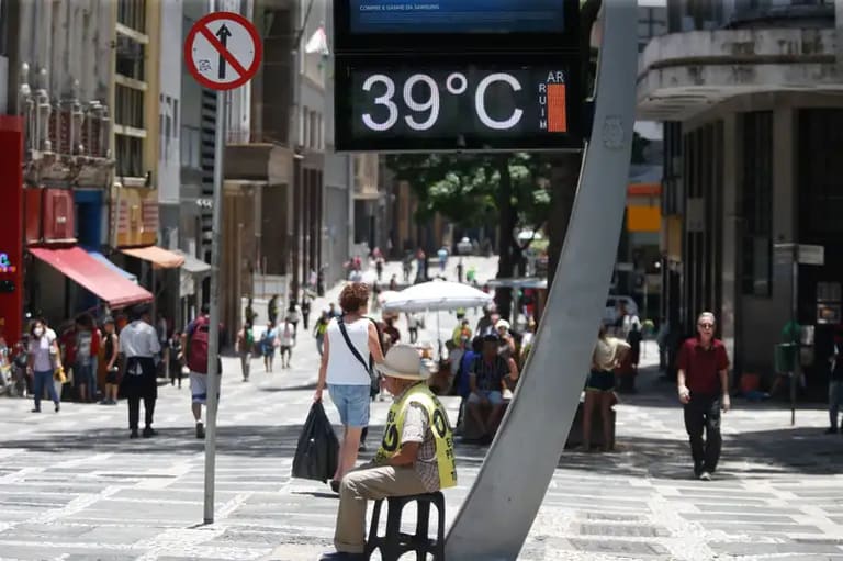 Calor intenso: veja lista de capitais que devem bater 40º nesta segunda, 20 Calor intenso: veja lista de capitais que devem bater 40º nesta segunda, 20